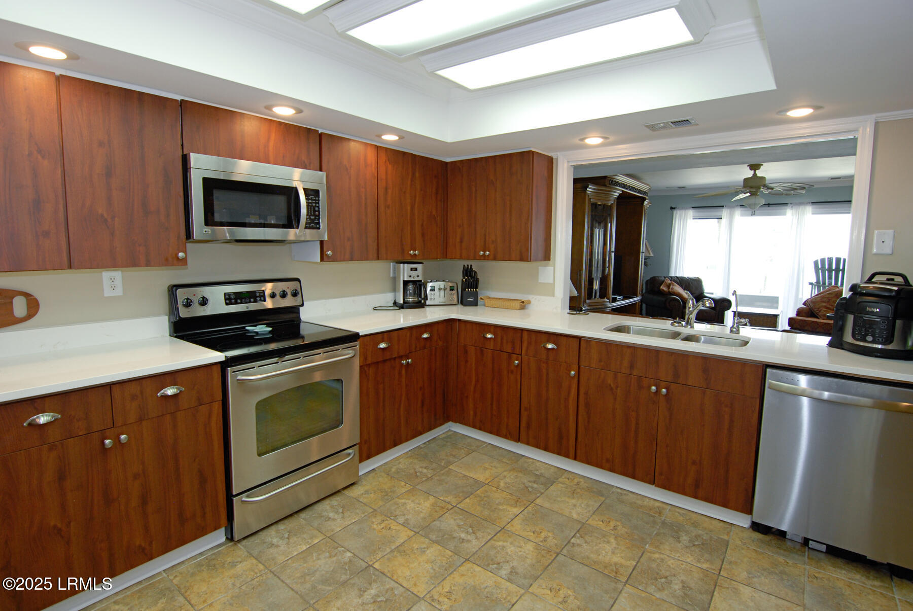 641 Newhaven Court, Unit 641 Fripp Island, SC 29920 - Photo 8 of 23 Large Spacious kitchen