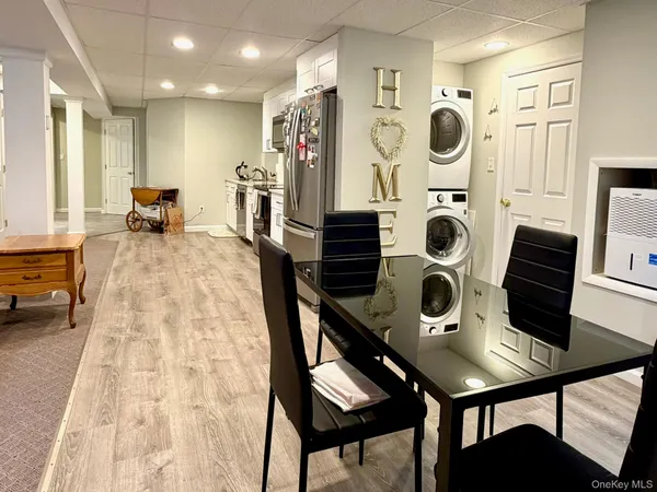 $2,950 | 63 A Cannon Court, Huntington, NY 11743