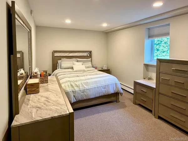 $2,950 | 63 A Cannon Court, Huntington, NY 11743