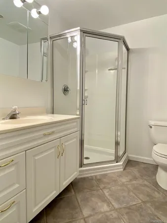 $2,950 | 63 A Cannon Court, Huntington, NY 11743