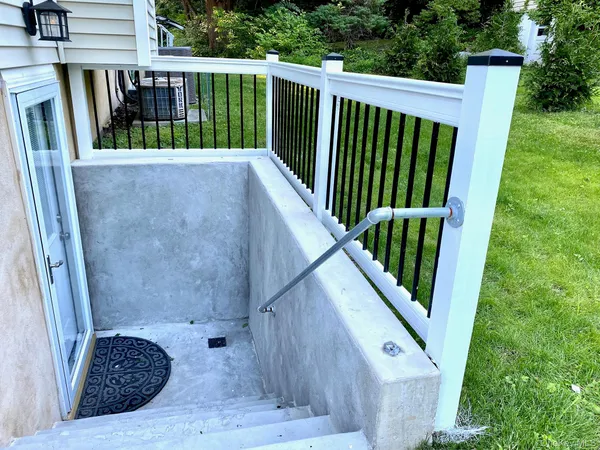 $2,950 | 63 A Cannon Court, Huntington, NY 11743