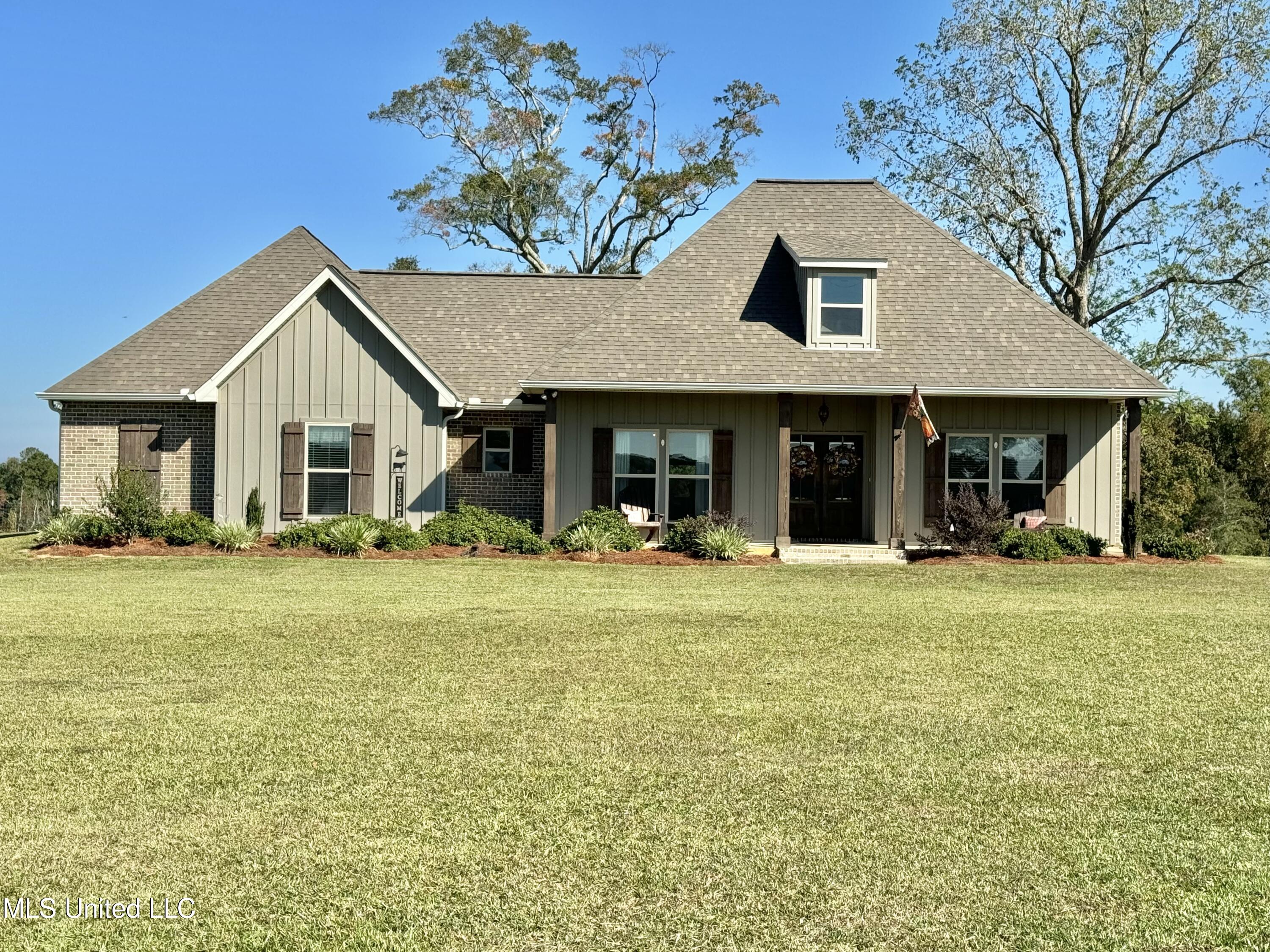 669 Burgetown Road Carriere, MS 39426 - Photo 1 of 40 8EDE5D05-E418-43BD-82DD-24F52E4B915F_1_2