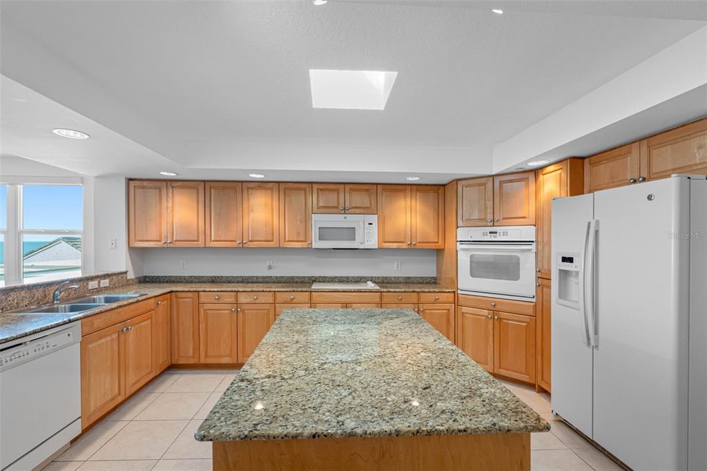 16326 Gulf Boulevard, Unit 510 Redington Beach, FL 33708 - Photo 9 of 40