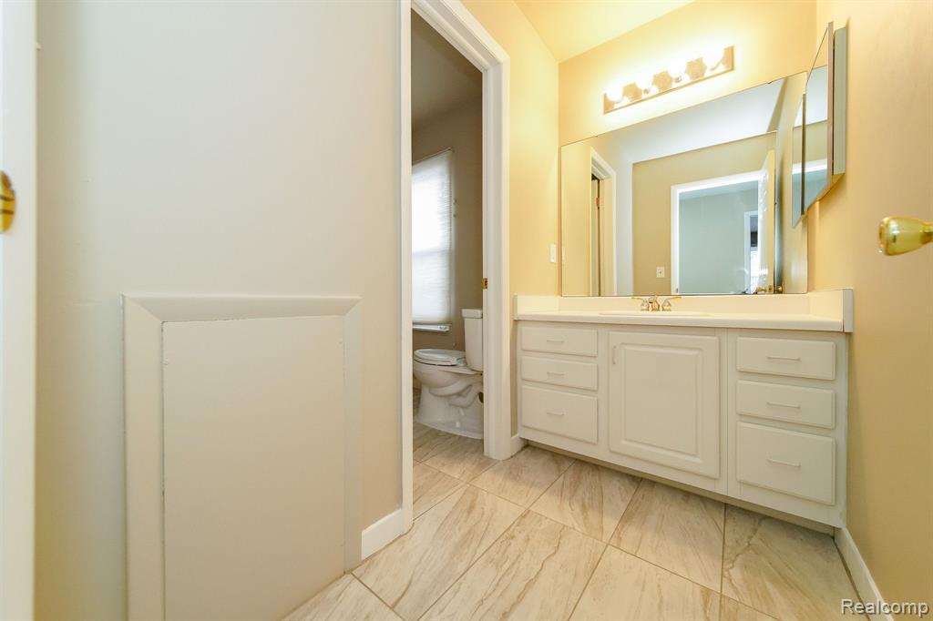 905 Lafayette Court Rochester Hills, MI 48307 - Photo 38 of 65