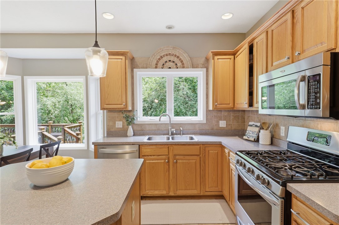 1252 Hatch Road Penfield, NY 14580 - Photo 9 of 30