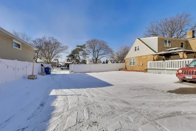 $470,000 | 29 Iowa Avenue, Addison, IL 60101