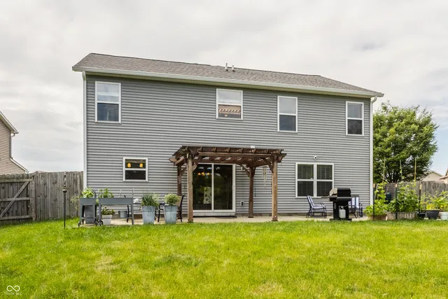 $325,000 | 10122 Sedgehill Drive, Indianapolis, IN 46239