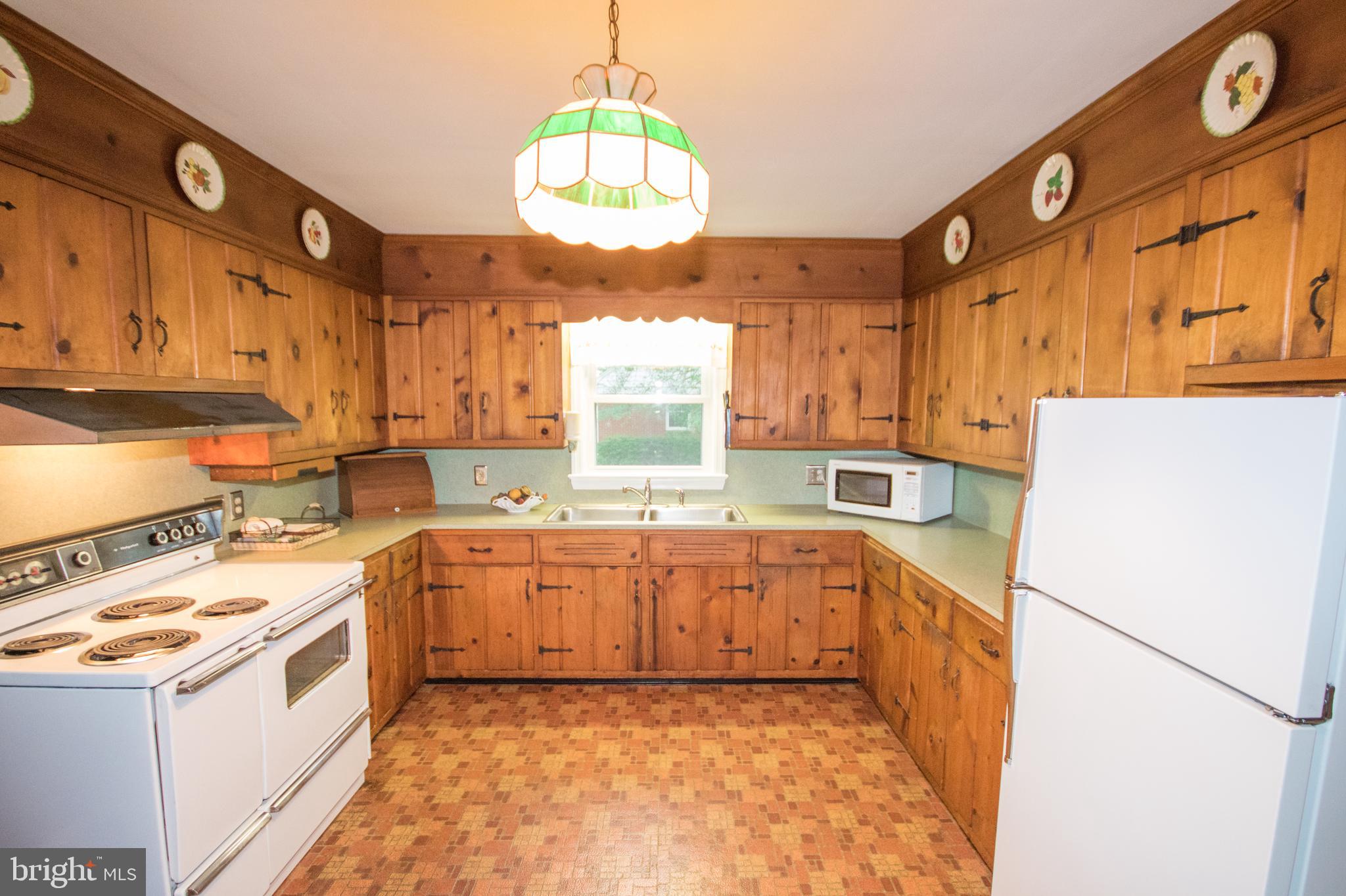 28280 Nanticoke Road Salisbury, MD 21801 - Photo 11 of 37 Kitchen