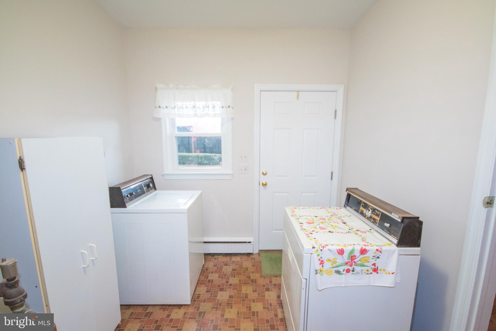 28280 Nanticoke Road Salisbury, MD 21801 - Photo 26 of 37 Laundry