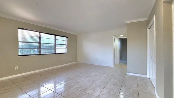 $2,100 | 1800 Northeast 170th Street, North Miami Beach, FL 33162