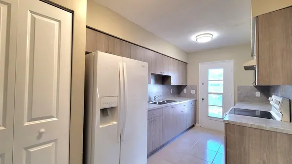 $2,100 | 1800 Northeast 170th Street, North Miami Beach, FL 33162