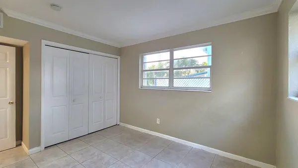 $2,100 | 1800 Northeast 170th Street, North Miami Beach, FL 33162
