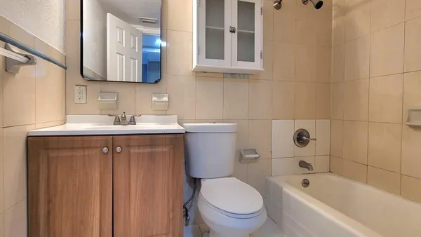 $2,100 | 1800 Northeast 170th Street, North Miami Beach, FL 33162