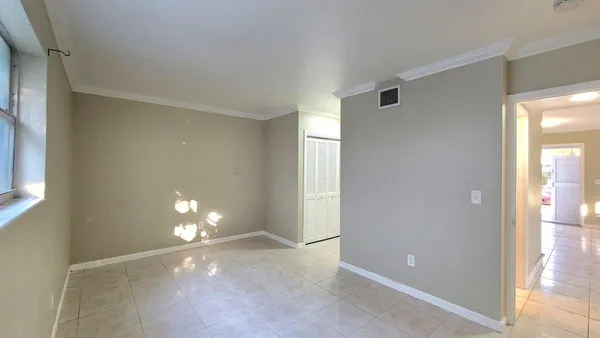 $2,100 | 1800 Northeast 170th Street, North Miami Beach, FL 33162