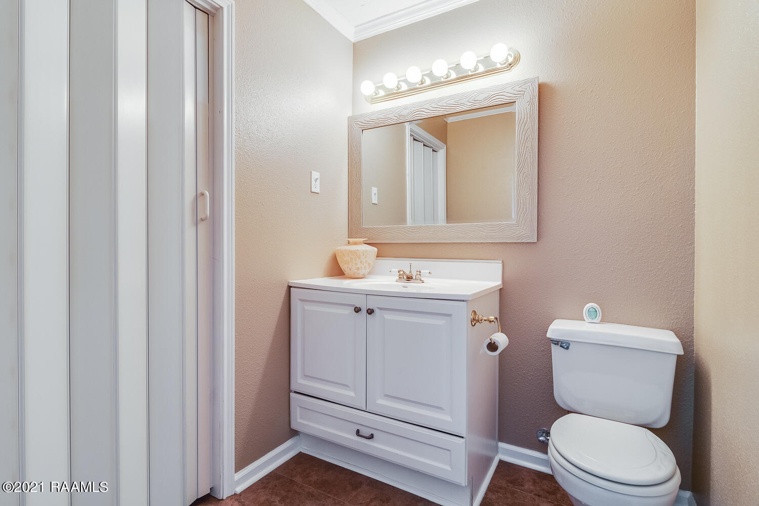 404 Maryview Farm Road Lafayette, LA 70507 - Photo 20 of 33 Half Bath