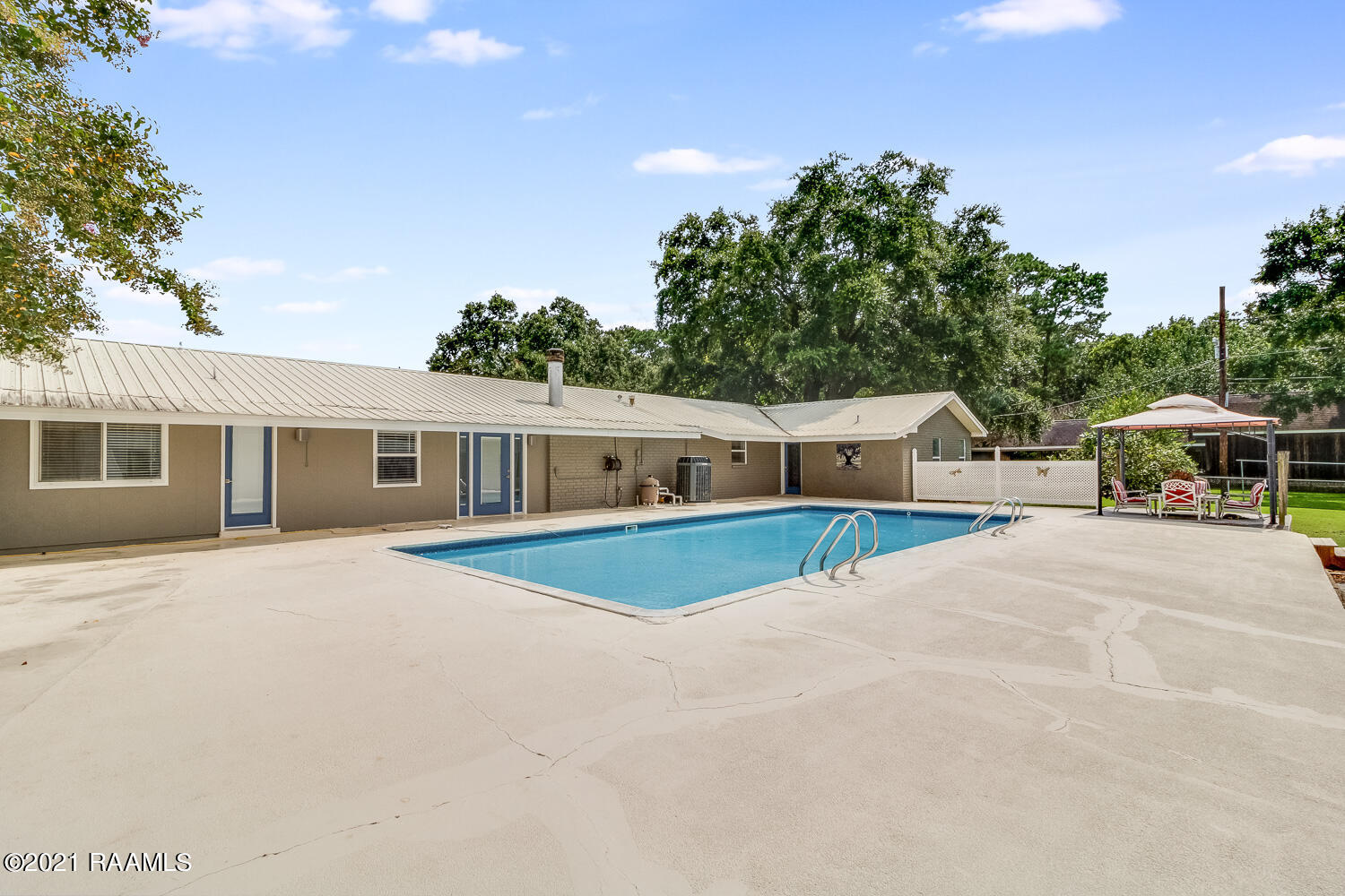 404 Maryview Farm Road Lafayette, LA 70507 - Photo 22 of 33 Pool/Entertainment Area
