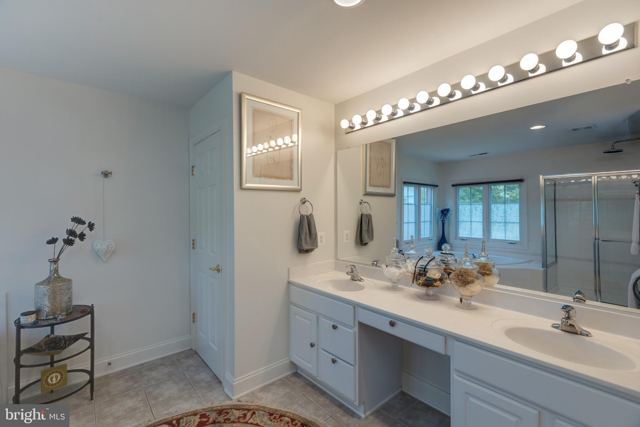 9528 Parsonage Lane Lorton, VA 22079 - Photo 36 of 62 Master bathroom