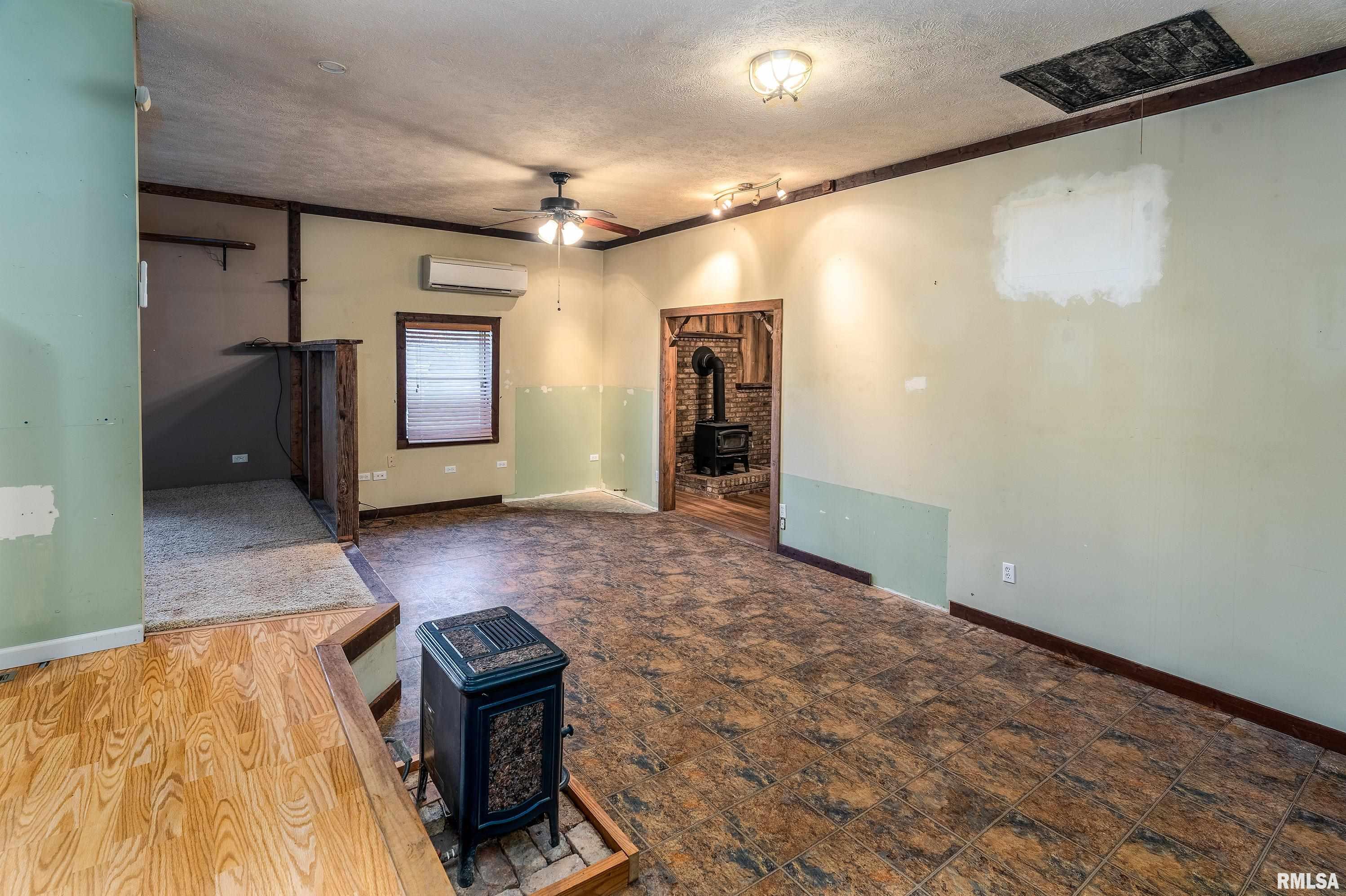 308 South Spillertown Road Marion, IL 62959 - Photo 15 of 39 Gallery Image 15