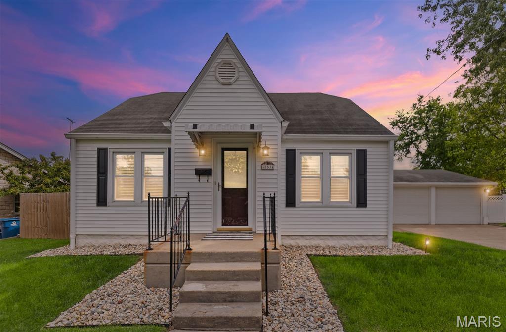 653 Elfgen Street Alton, IL 62002 - Photo 2 of 38