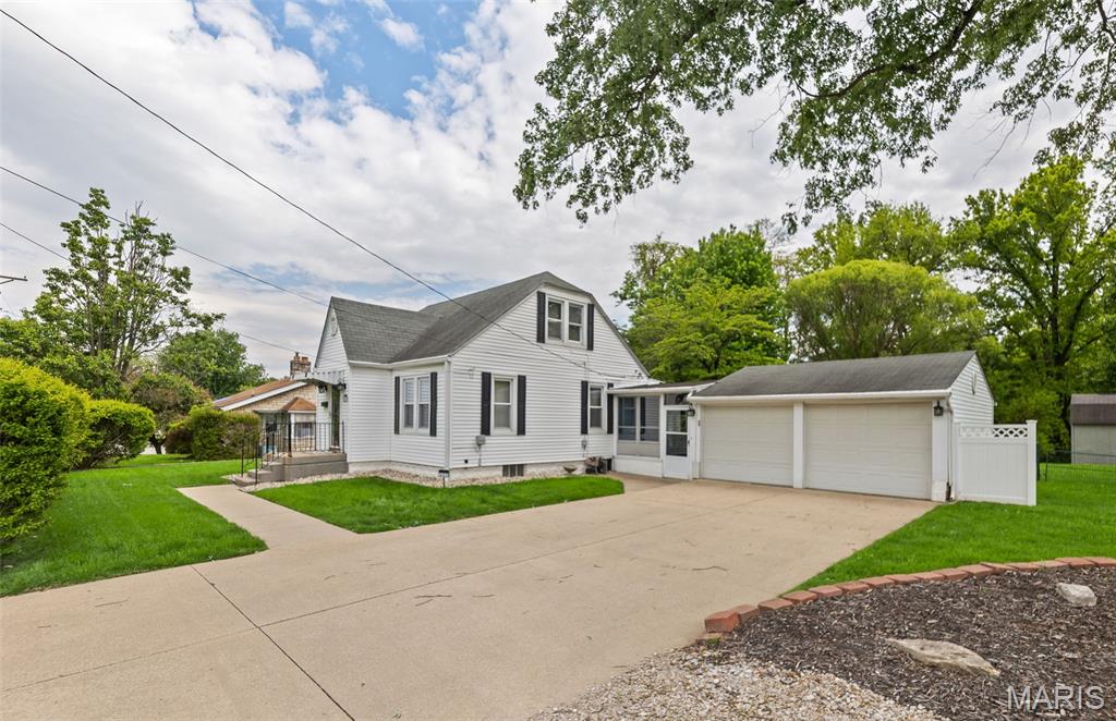 653 Elfgen Street Alton, IL 62002 - Photo 3 of 38