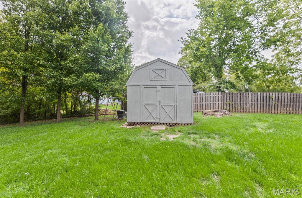 653 Elfgen Street Alton, IL 62002 - Photo 6 of 38