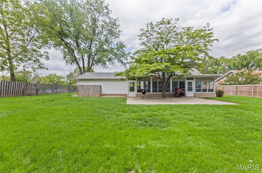 653 Elfgen Street Alton, IL 62002 - Photo 7 of 38