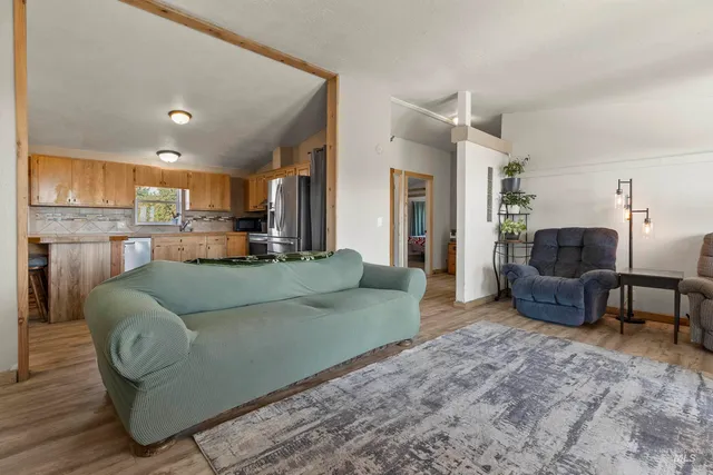 $599,000 | 1311 Gold Hill Road, Princeton, ID 83857