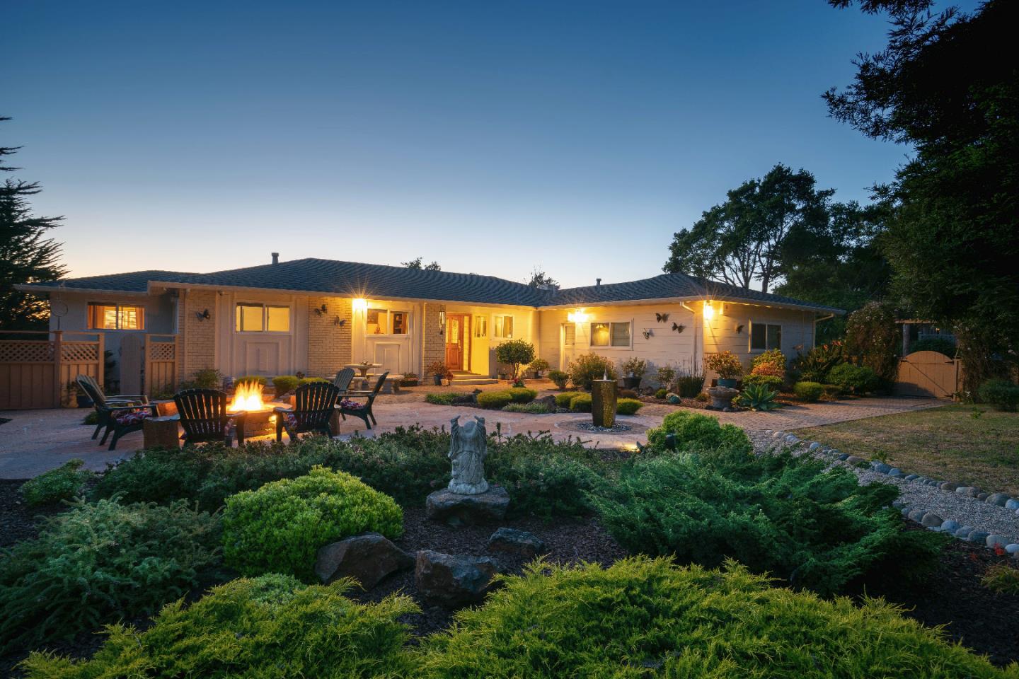 36 Robak Drive Watsonville, CA 95076 - Photo 37 of 39 a view of a back yard of the house