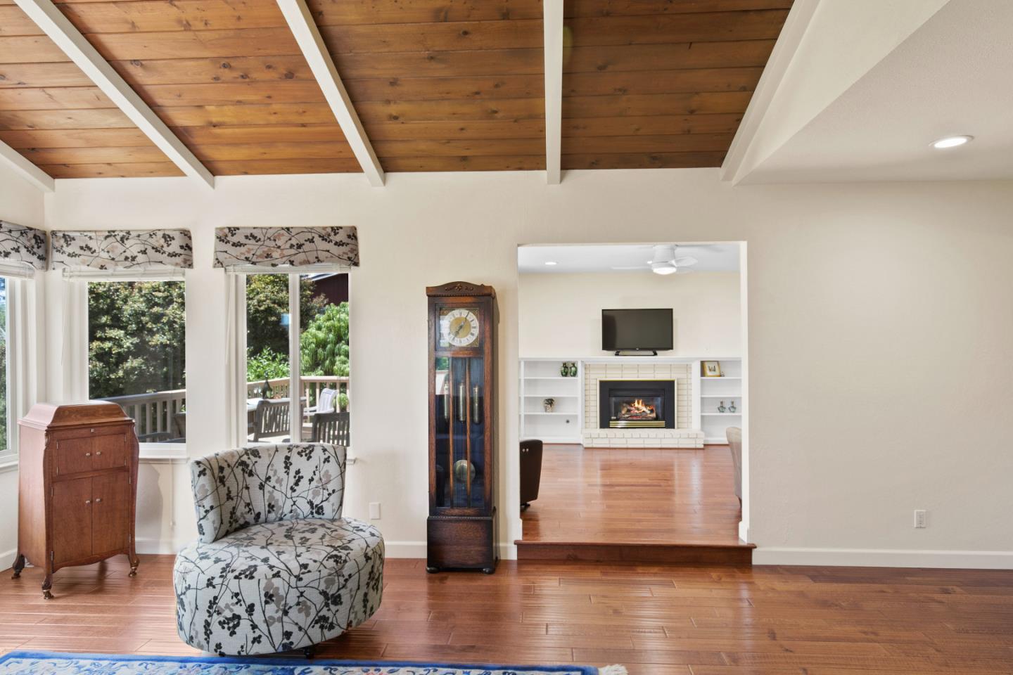 36 Robak Drive Watsonville, CA 95076 - Photo 8 of 39 a living room with furniture wooden floor and large window