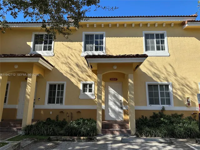 $3,095 | 322 Northeast 3rd Street, Unit C, Hallandale Beach, FL 33009