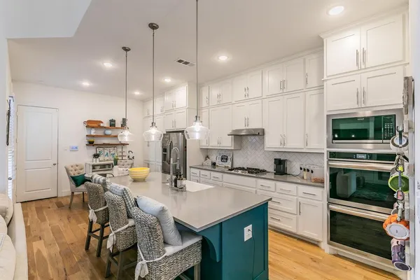 $379,999 | 2425 Longspur Drive, Fort Worth, TX 76008