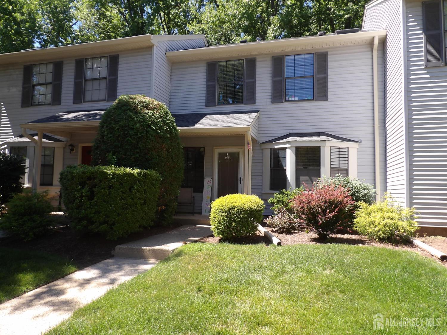 605 Timber Oaks Road Edison, NJ 08820 - Photo 2 of 43