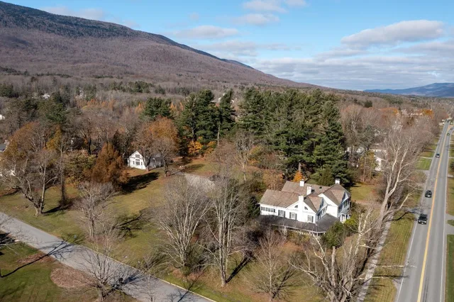 $1,300,000 | 3309-3321 Main Street, Manchester, VT 05254