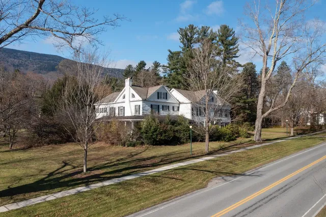 $1,300,000 | 3309-3321 Main Street, Manchester, VT 05254