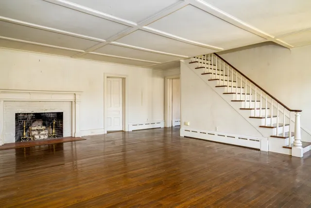 $1,300,000 | 3309-3321 Main Street, Manchester, VT 05254