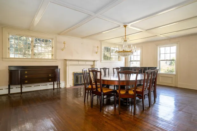 $1,300,000 | 3309-3321 Main Street, Manchester, VT 05254