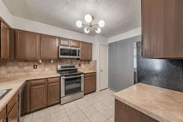 $233,500 | 6107 Spyglass Lane, Garland, TX 75043