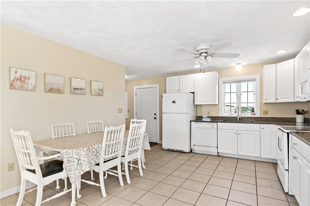 980 Matunuck Beach Road South Kingstown, RI 02879 - Photo 16 of 50