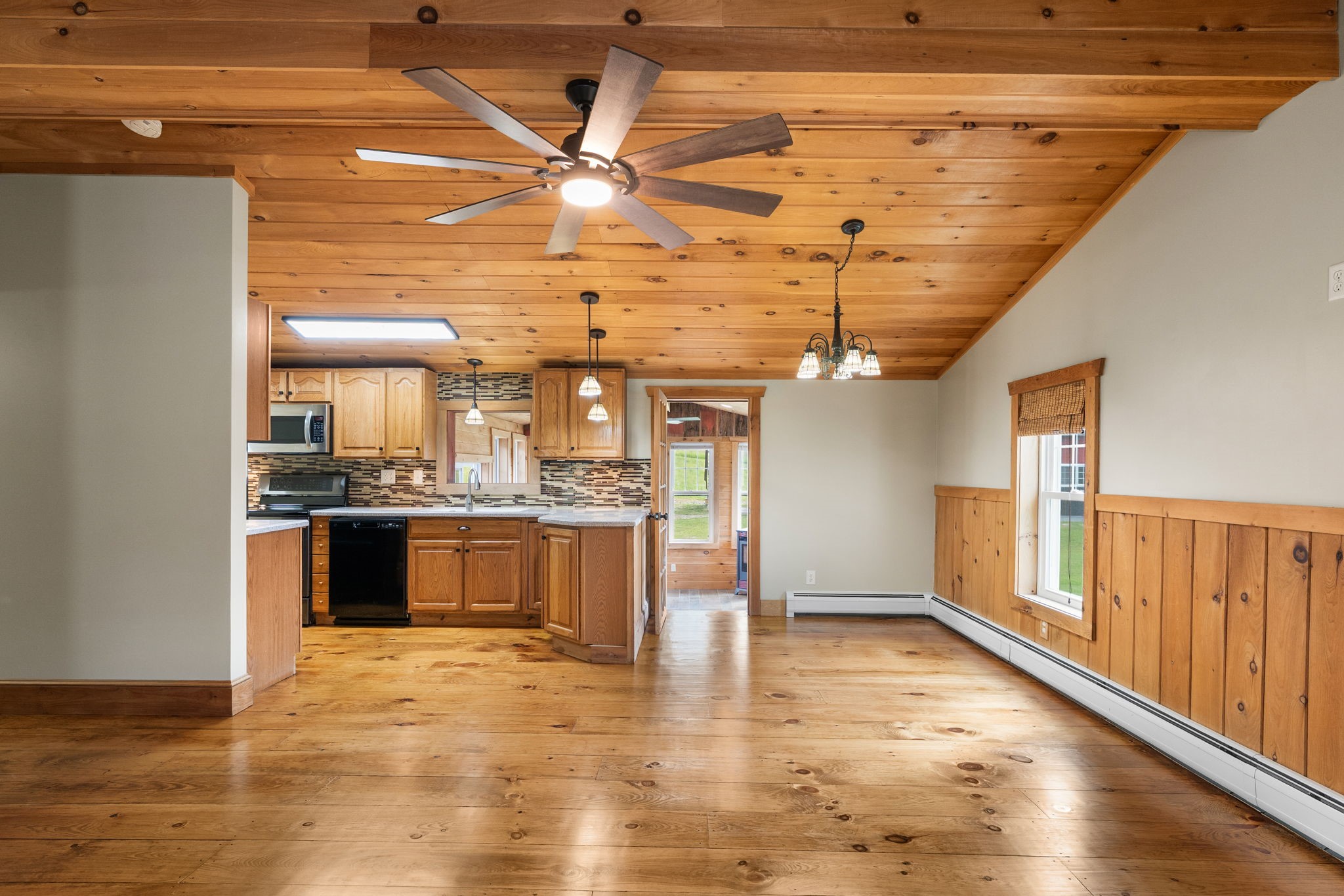 395 Hardy Road Johnson City, NY 13790 - Photo 7 of 41