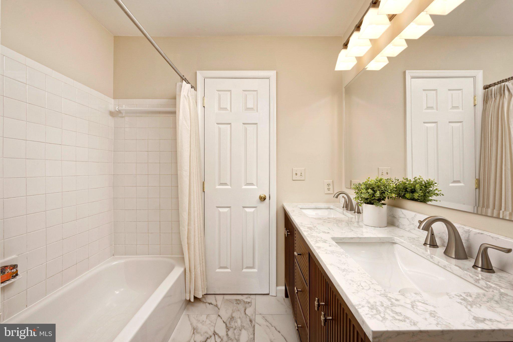 5901 Moore Road Marshall, VA 20115 - Photo 27 of 47 Shared hall full bath has new vanity and lights