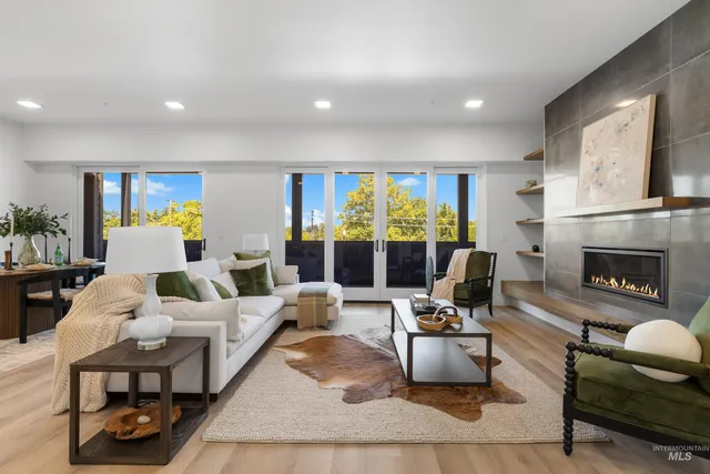 $2,008,000 | 55 East State Street, Unit 304, Eagle, ID 83616