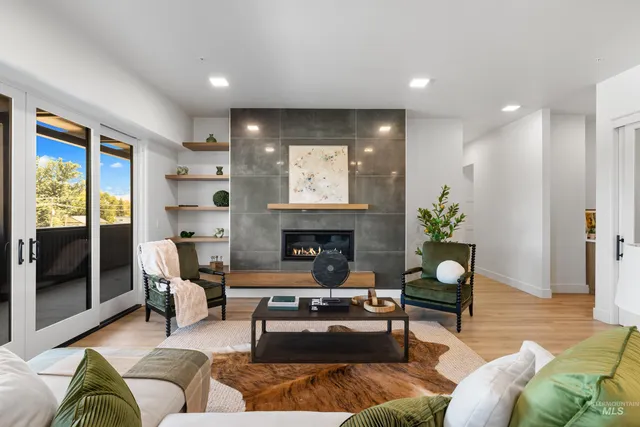 $2,008,000 | 55 East State Street, Unit 304, Eagle, ID 83616