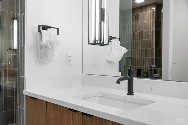 $2,008,000 | 55 East State Street, Unit 304, Eagle, ID 83616