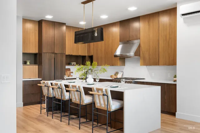 $2,008,000 | 55 East State Street, Unit 304, Eagle, ID 83616