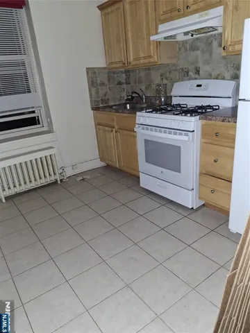 $1,675 | 149 Central Avenue, Ridgefield Park, NJ 07660