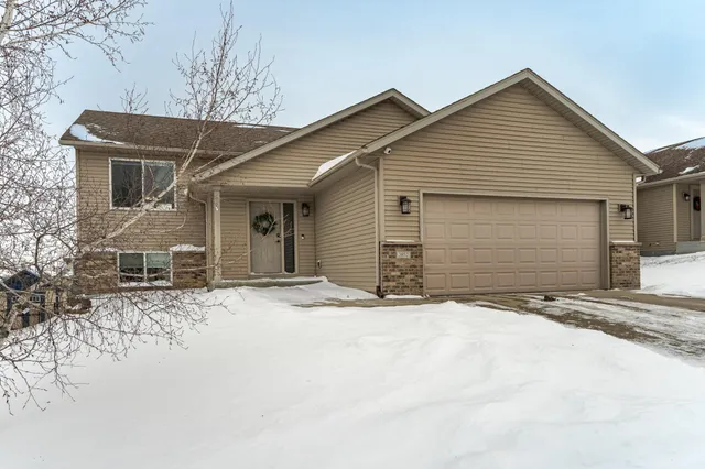 $393,000 | 3852 46 Avenue Northwest, Rochester, MN 55901
