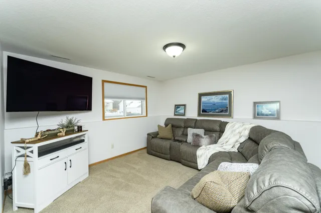 $393,000 | 3852 46 Avenue Northwest, Rochester, MN 55901