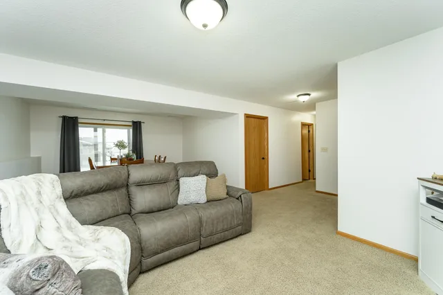 $393,000 | 3852 46 Avenue Northwest, Rochester, MN 55901