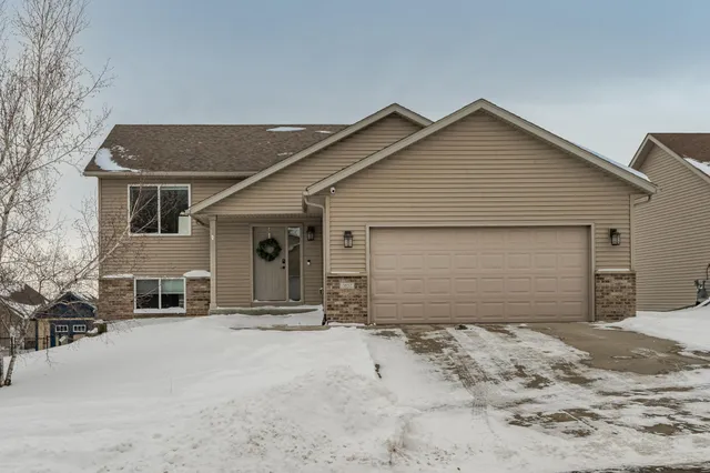 $393,000 | 3852 46 Avenue Northwest, Rochester, MN 55901