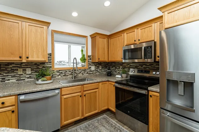 $393,000 | 3852 46 Avenue Northwest, Rochester, MN 55901